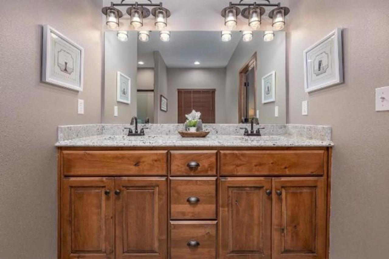 Premier Retreat With Hot Tub, Theater & Pool Table Villa Hollister Exterior foto