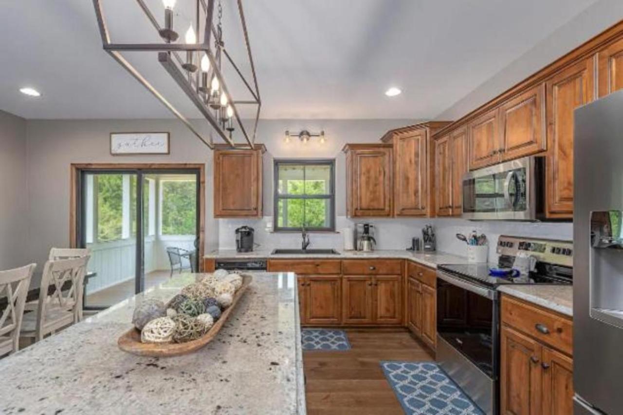 Premier Retreat With Hot Tub, Theater & Pool Table Villa Hollister Exterior foto