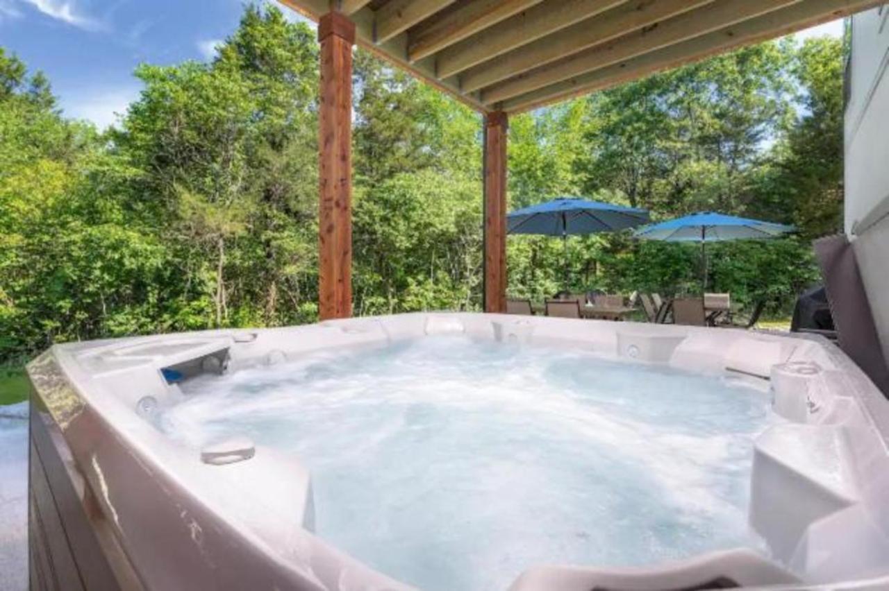 Premier Retreat With Hot Tub, Theater & Pool Table Villa Hollister Exterior foto