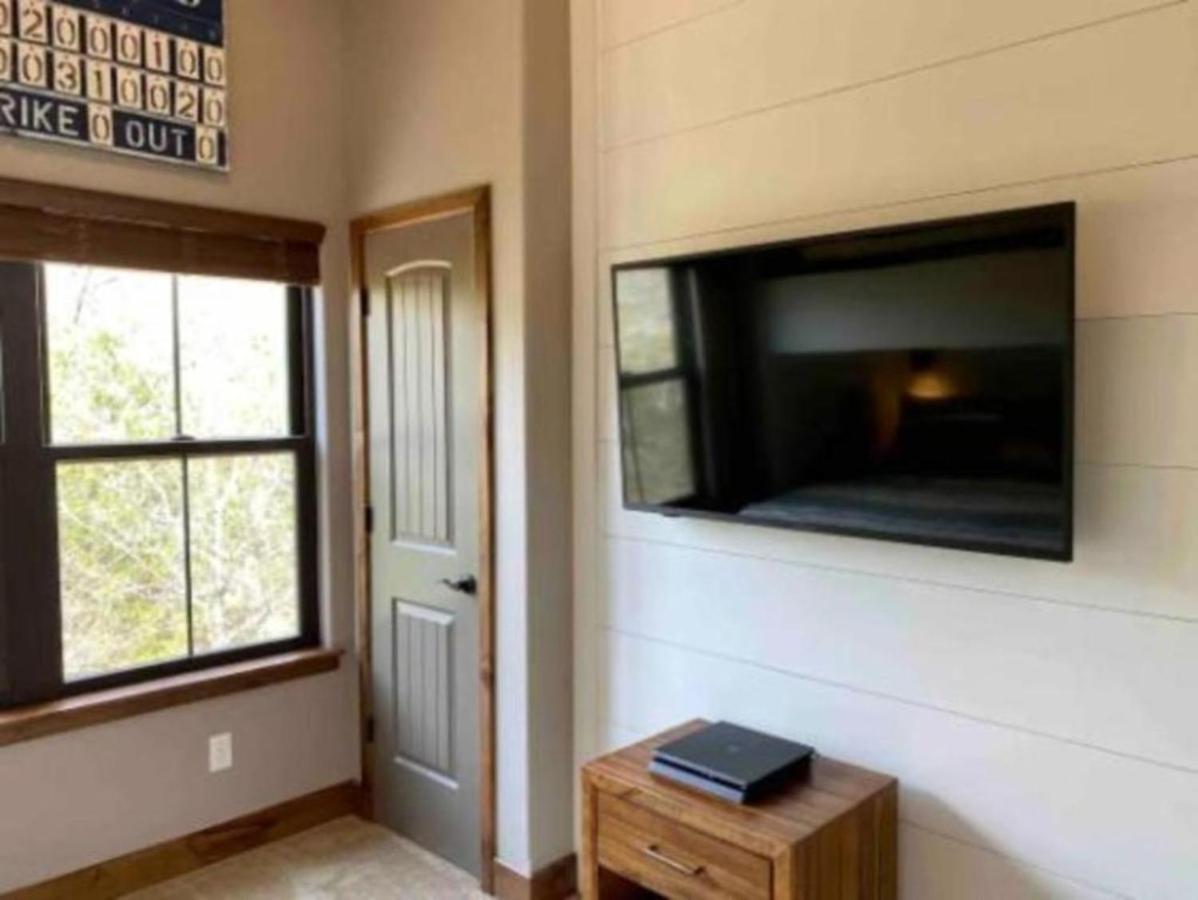 Premier Retreat With Hot Tub, Theater & Pool Table Villa Hollister Exterior foto