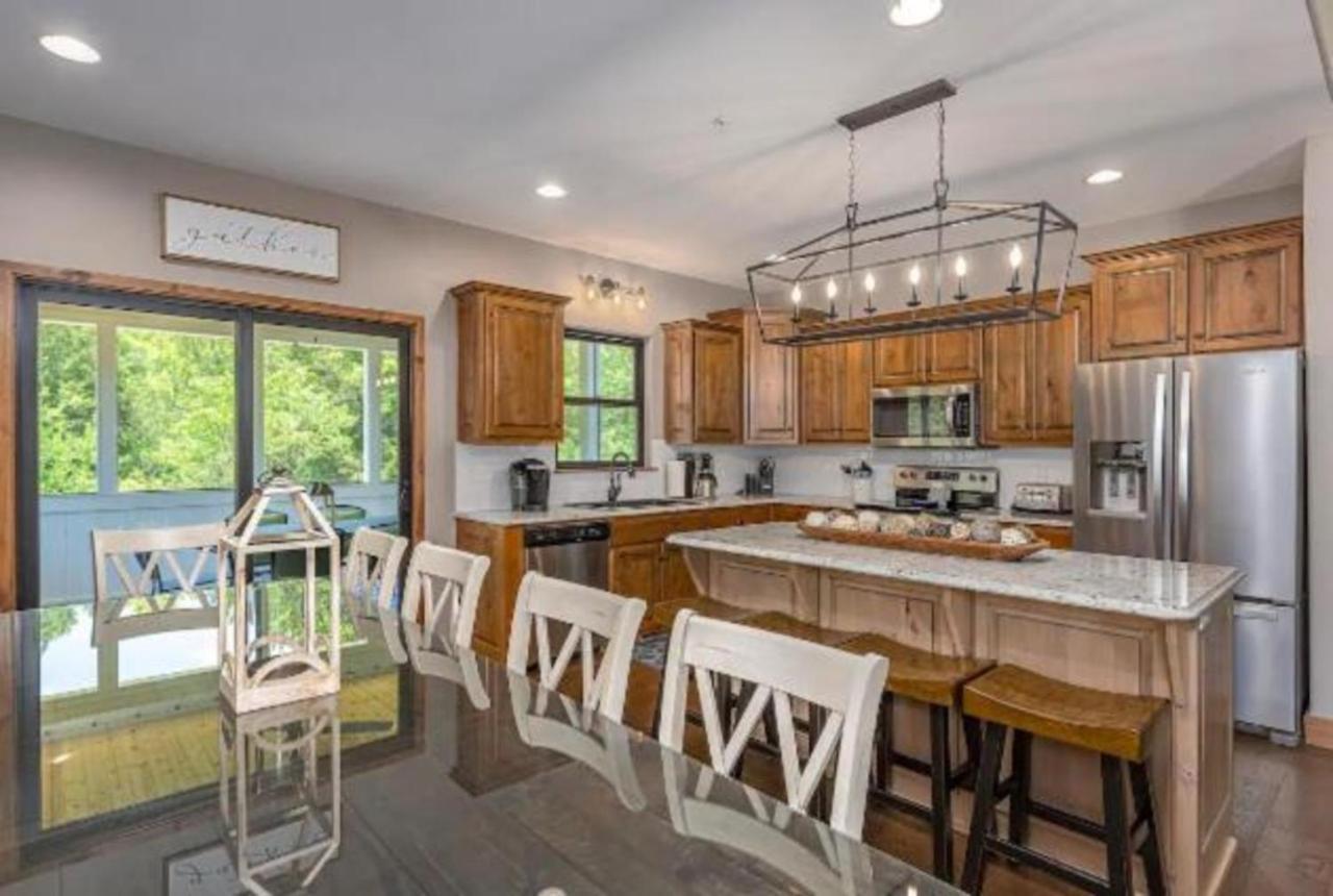 Premier Retreat With Hot Tub, Theater & Pool Table Villa Hollister Exterior foto